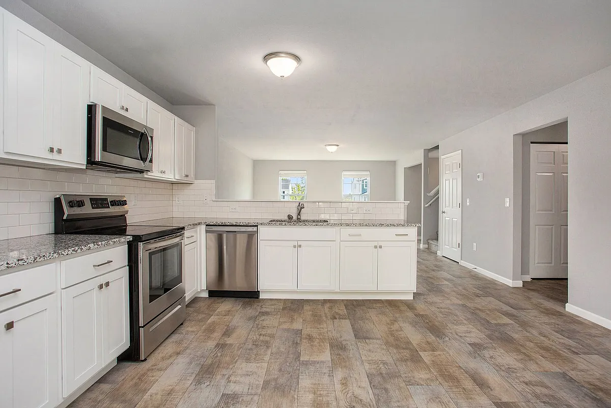 Building Photo - 5449 Eagle Glen Dr SW