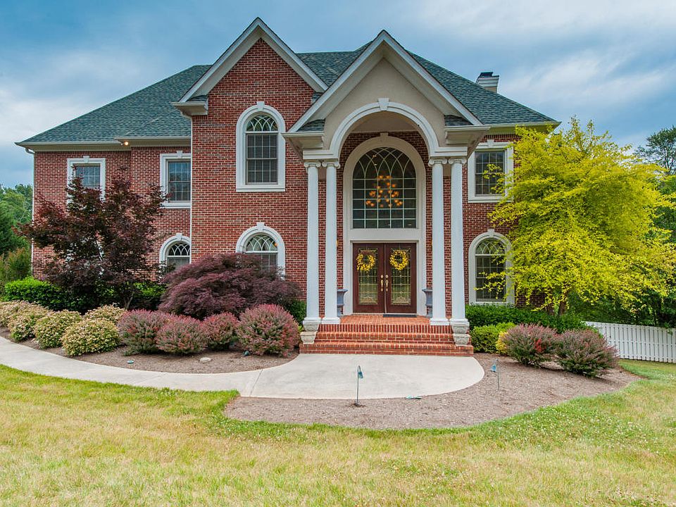 1st image of 1403 Lismore Ln