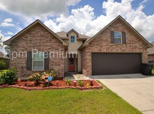 20027 Pecan Hill Dr, Zachary, LA 70791