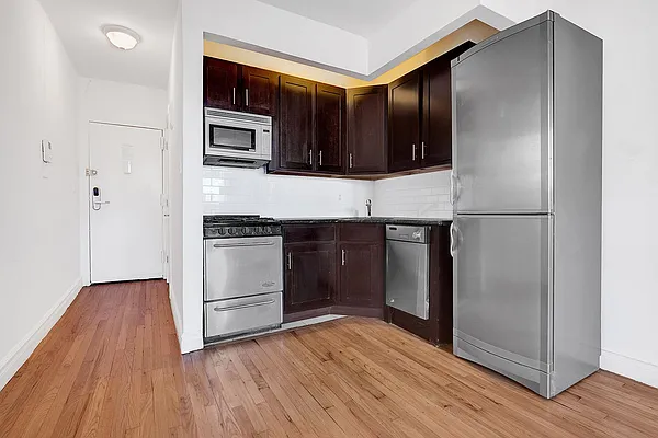 Rented by Cooper & Cooper Real Estate | media 11