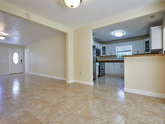 4th image of 455 NE 88th St