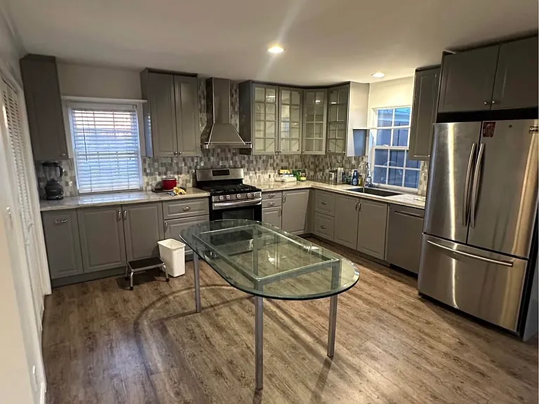3003 W 74th St #1 — Photo 10