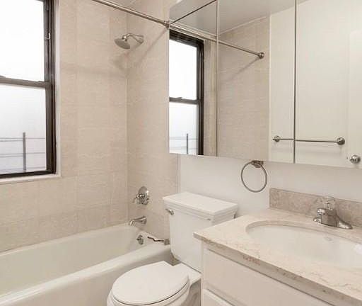 5th image of 229 E 35th St #4C