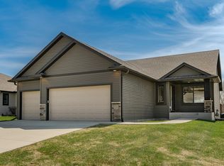 3346 Ridgeline Dr SE, Rochester, MN 55904