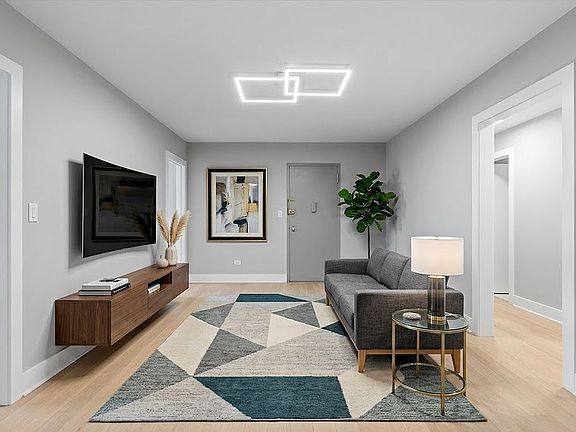 5th image of 195 Adams St APT 4F
