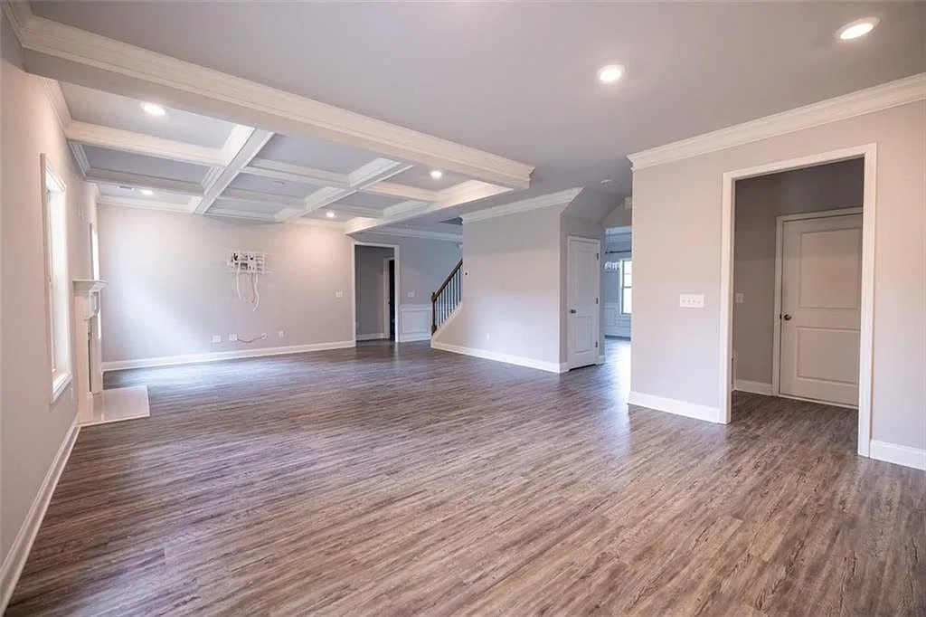 5 bed, 4.0 bath, 3385 sqft, $3,000 — Photo 4