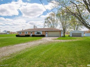 4106 Sheridan Rd, Pekin, IL 61554