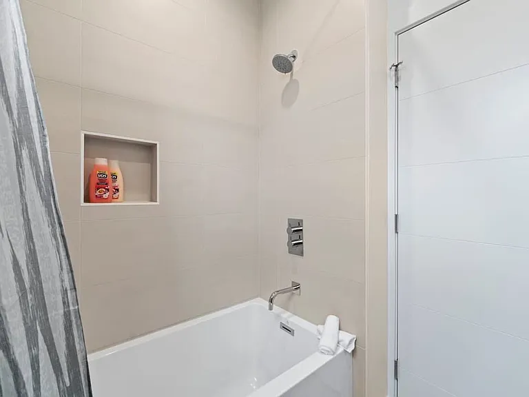 2110 W Washington Blvd #2 — Photo 16