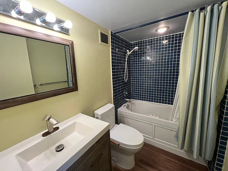 1400 Pensacola St #706 — Photo 16
