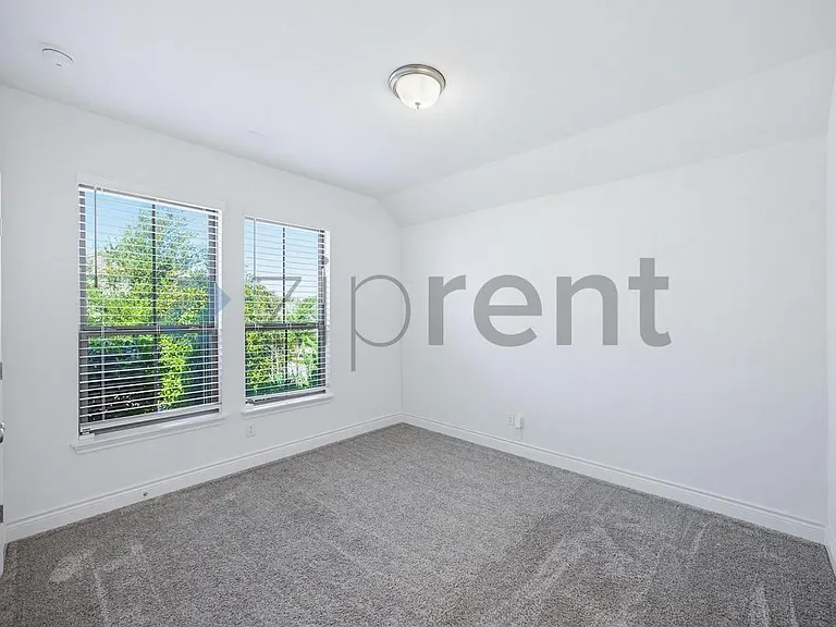 28414 Shailene Dr — Photo 15