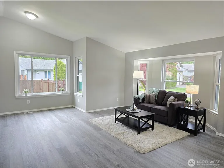11413 SE 307th Pl — Photo 3