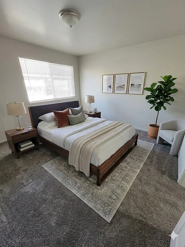 2 bed, 1084 sqft, $1,599 — Photo 3