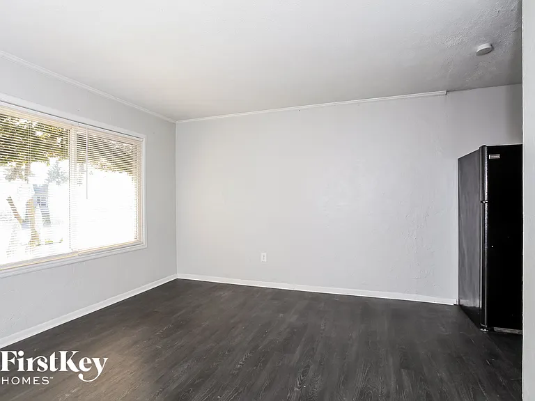 4880 Hardell Dr — Photo 6