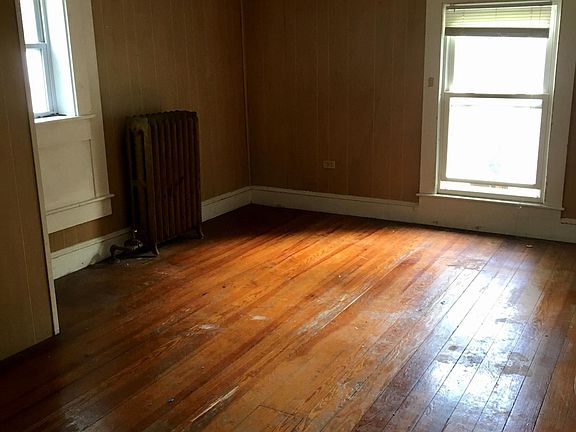 5th image of 143 Main St APT 4