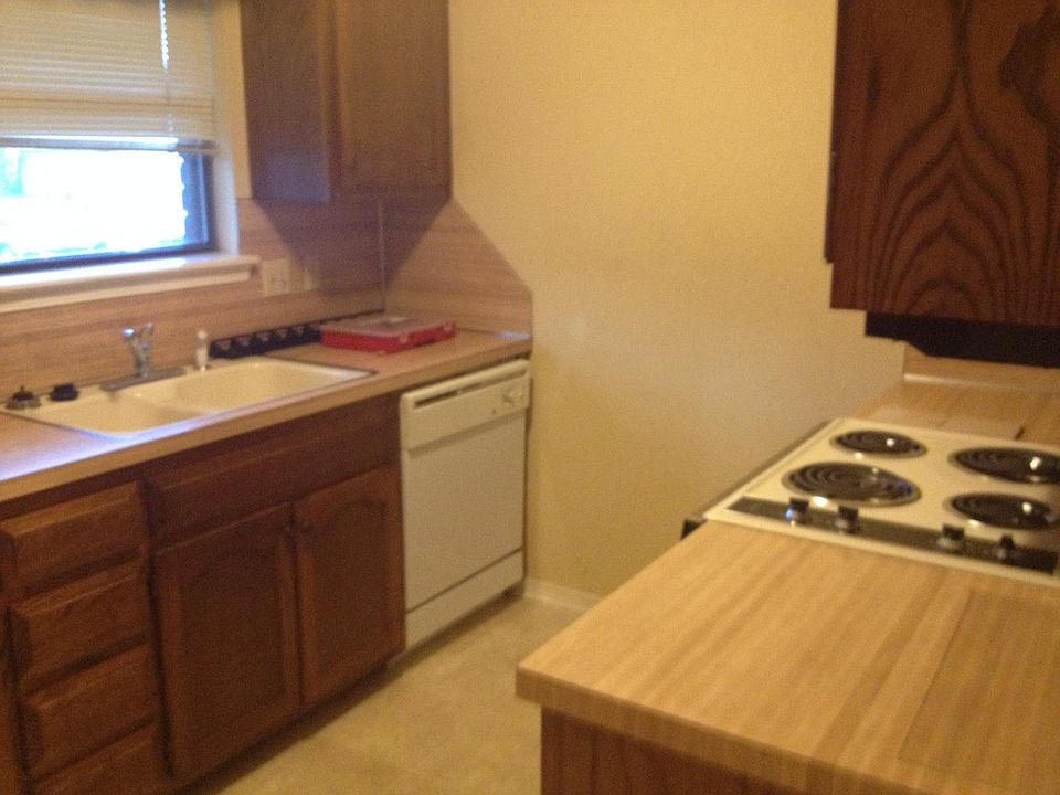 2nd image of 409 W Winston St