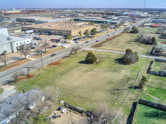3rd image of 130769724 Seven Oaks Cir