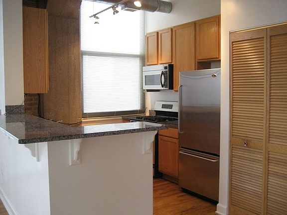 4th image of 221 E Cullerton St APT 609