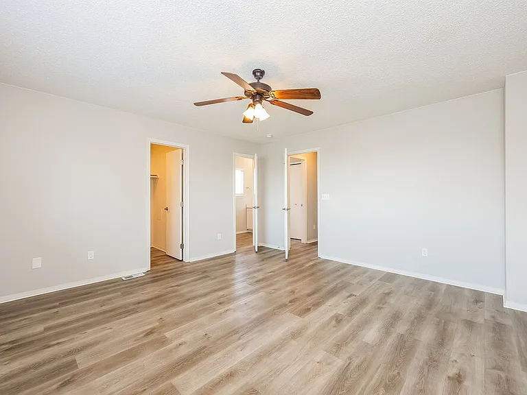 6325 Ashridge Ct — Photo 9