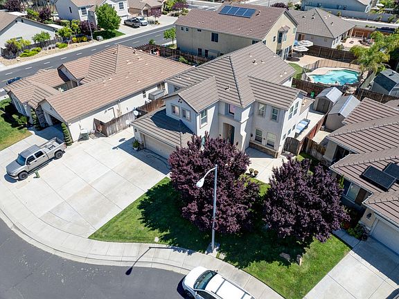 5th image of 2228 Plumeria Pl