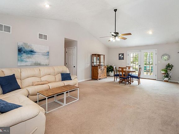 5th image of 549 Grant Dr #549