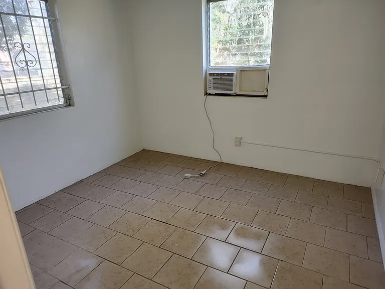 9119 12th Ave — Photo 5
