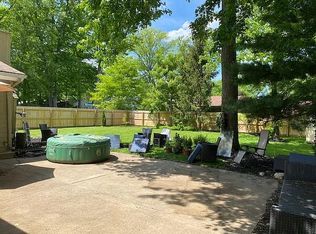 24594 Theresa Ln, North Olmsted, OH 44070