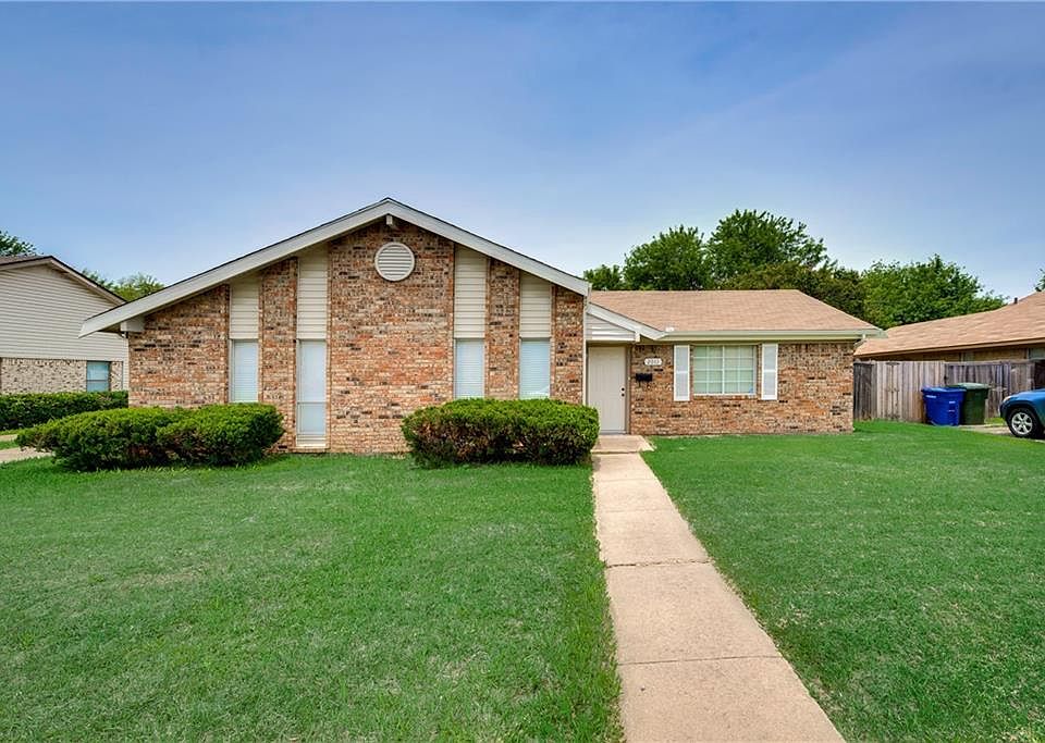 1st image of 2011 Cedarwood Dr