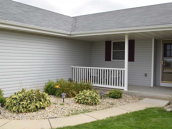 3rd image of 4402 Parkwood Dr