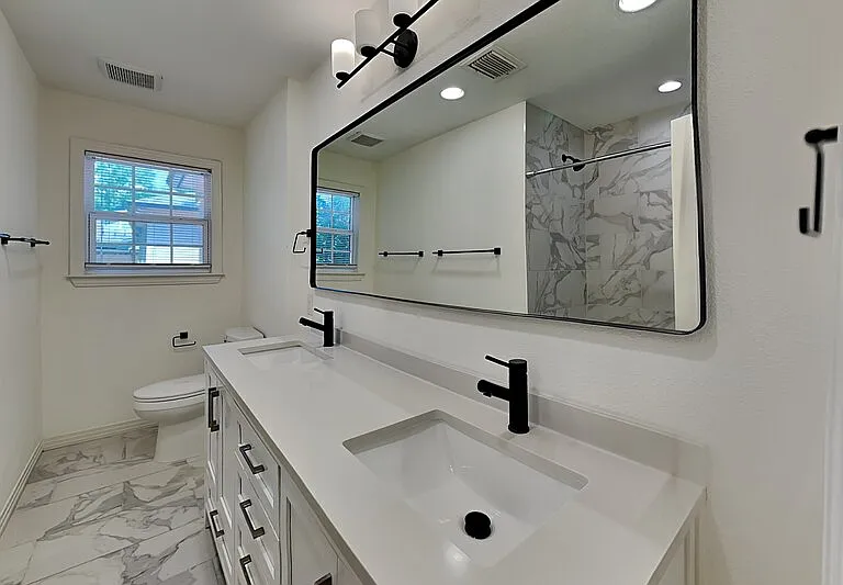4345 Skillman St — Photo 8