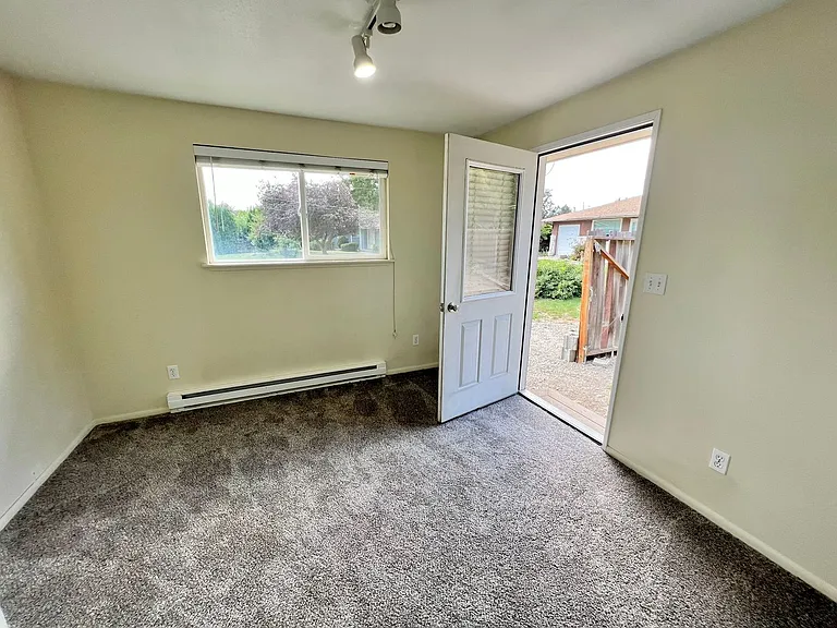 1707 College Pl — Photo 17