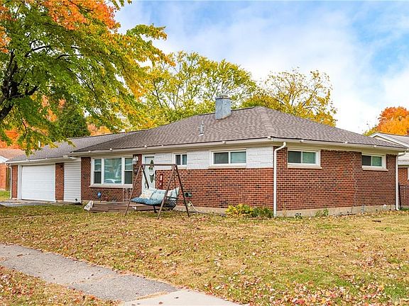 3rd image of 4529 Woodbine Ave