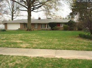251 E 320th St, Willowick, OH 44095