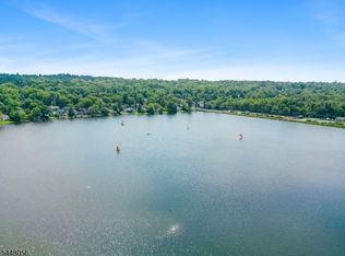 51 Laurel Dr, Wayne Twp., NJ 07470