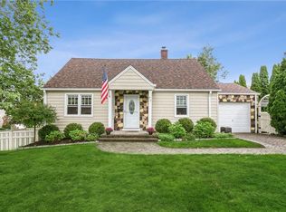 77 Cambridge St E, Valhalla, NY 10595