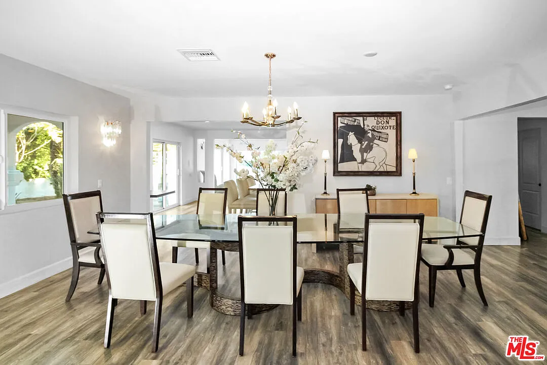 4 bed, 6.0 bath, 5639 sqft, $7,750 — Photo 3