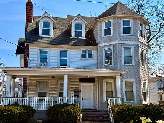 2nd image of 265 N Laurel St APT 5
