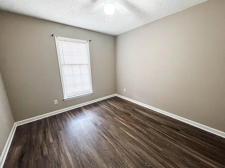 510 Autumn Run Dr — Photo 7