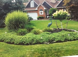 6090 Whitegate Xing, East Amherst, NY 14051