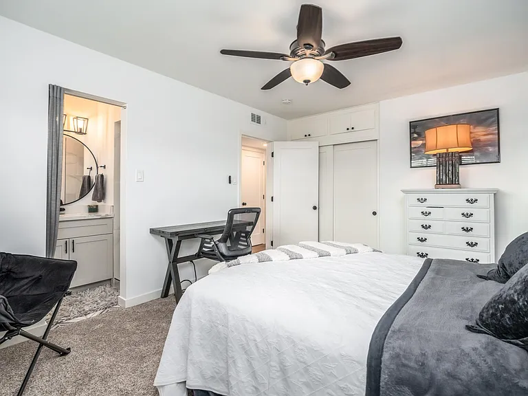 4344 E Clarendon Ave — Photo 23