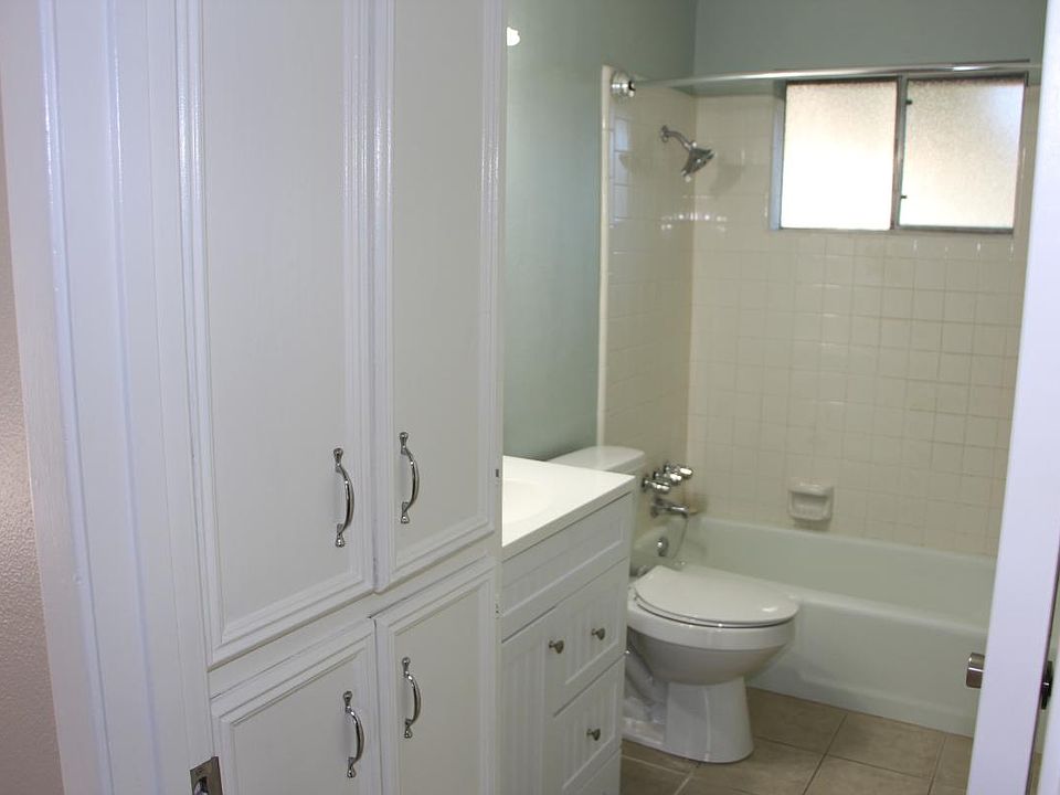 1st image of 1214 Ella Cir