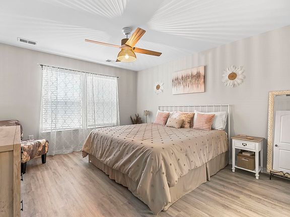 5th image of 164 Machrie Loop #B