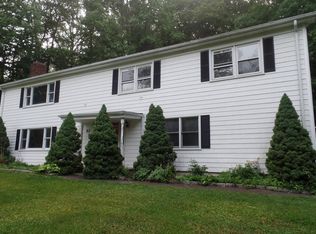 82 Stoneleigh Rd, Trumbull, CT 06611