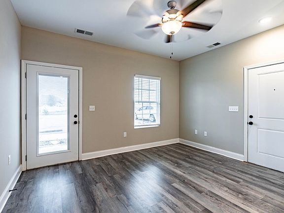 3rd image of 210 Hillview Mills Blvd #1B-1Ba-595Sqft