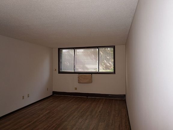 2nd image of 629 E 15th St APT 106