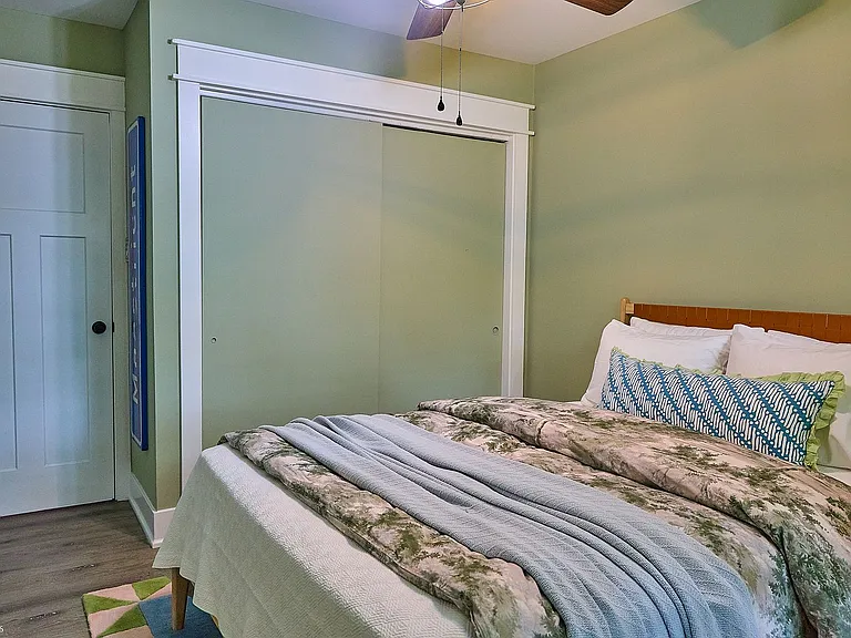 305 Ship Point Rd — Photo 23