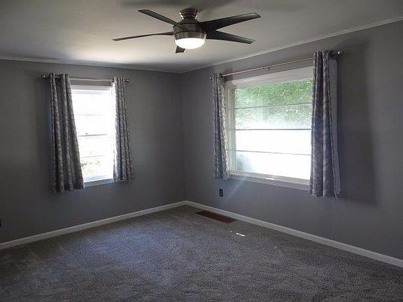 5th image of 107 Keith Ave