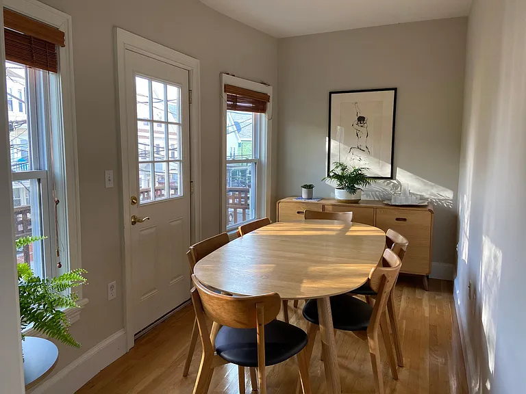 39 Pearson Ave — Photo 2