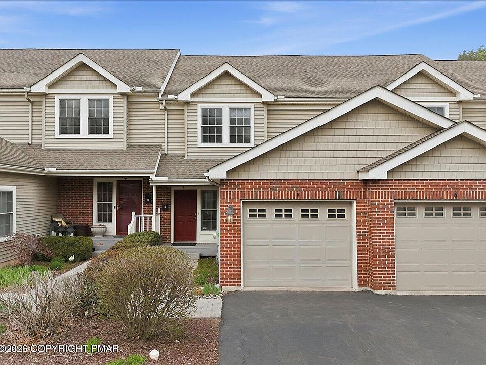 1st image of 8 Oak Leaf Ln
