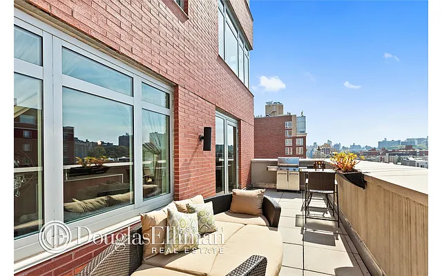 Sold by Douglas Elliman | media 26