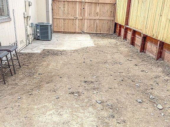 4th image of 2590 Keystone Ave